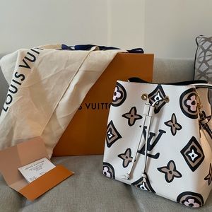 Louis Vuitton NeoNoe MM Wild at Heart Fall 2021